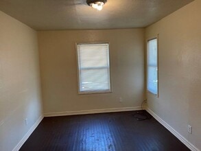 Building Photo - 409-411 Babb Drive