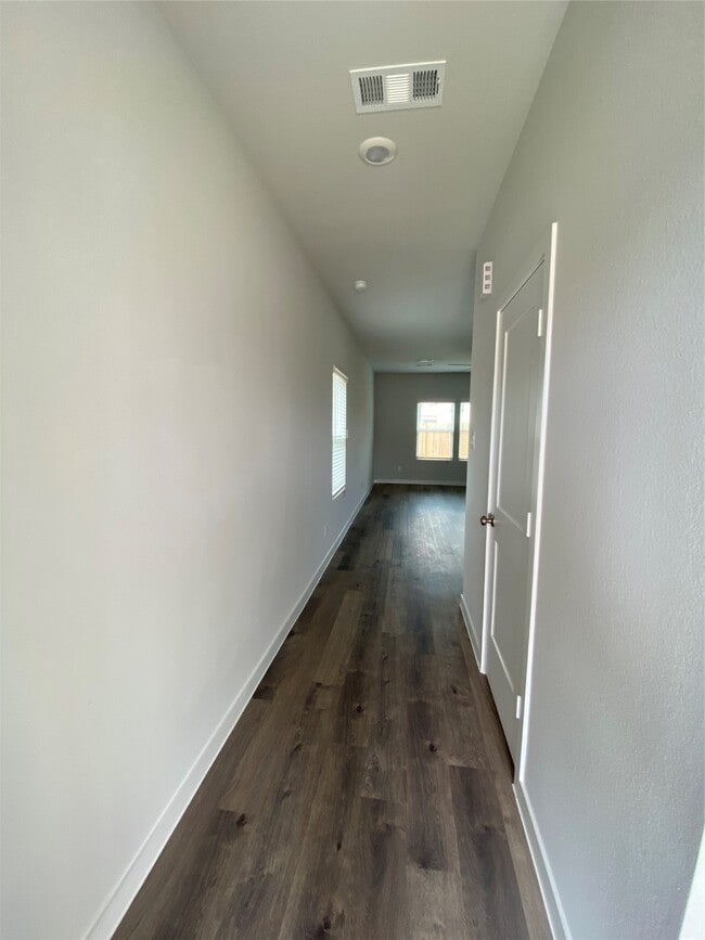 Building Photo - 122 Alset Dr