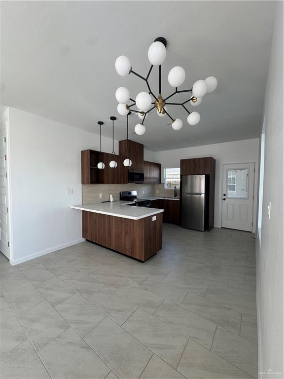 Building Photo - 21 Sunflower St