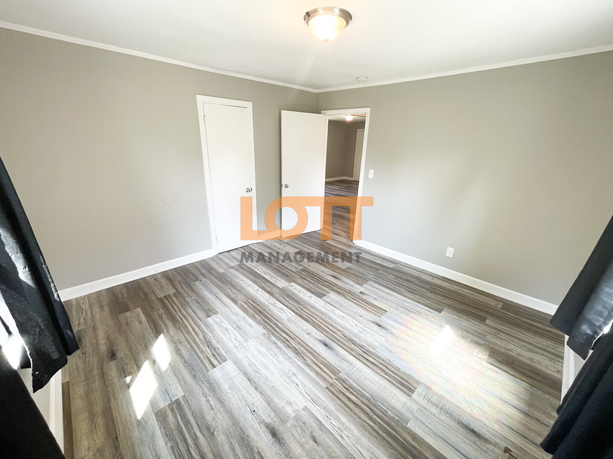 Building Photo - 5 Saint Clair St