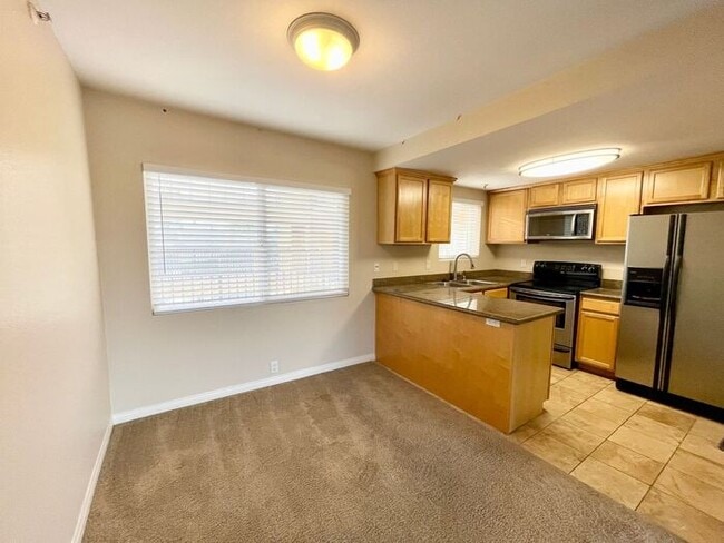 Building Photo - Beautiful 2BD/2BA Condo With Two Parking Spaces in PB