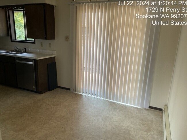 Building Photo - 1725 N Perry~+