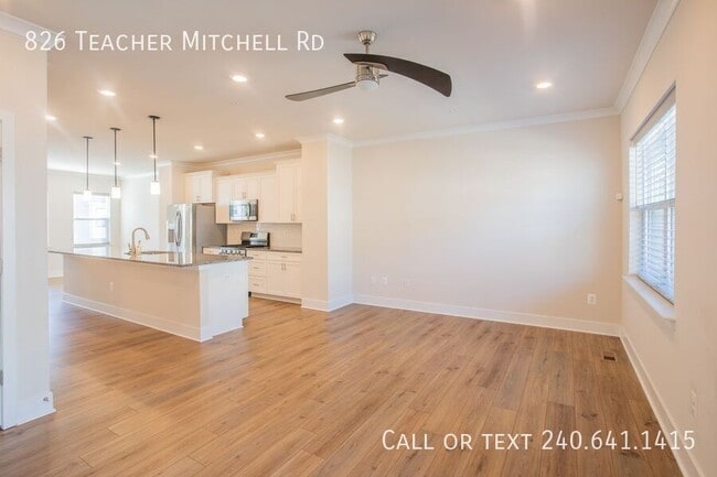 Building Photo - 826 Teacher MItchell Rd