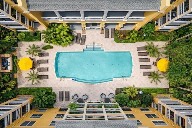 Building Photo - 860 N Orange Ave