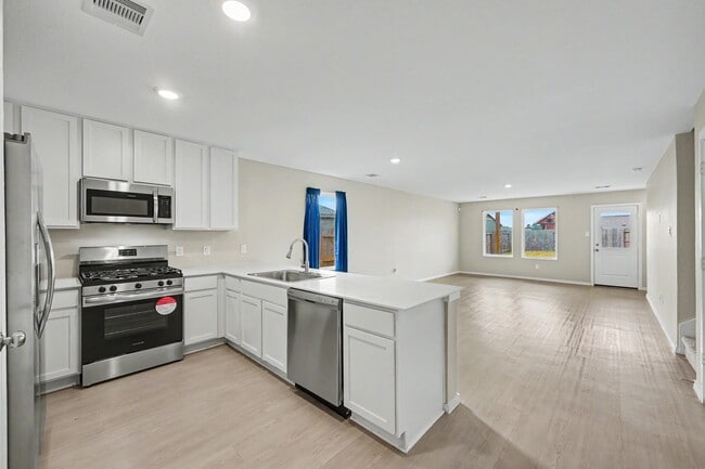 Building Photo - 21154 Vercelli St