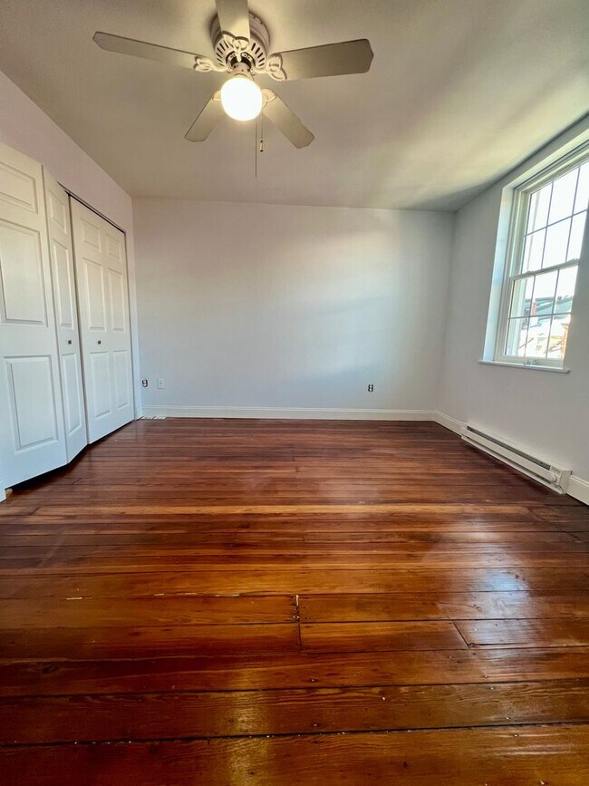 Building Photo - 713 S 2nd St