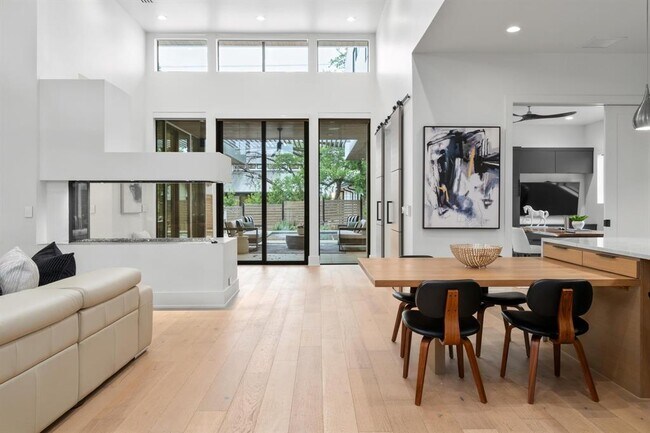 Building Photo - 4811 Timberline Dr