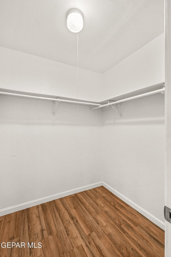 Building Photo - 3609 Fillmore Ave