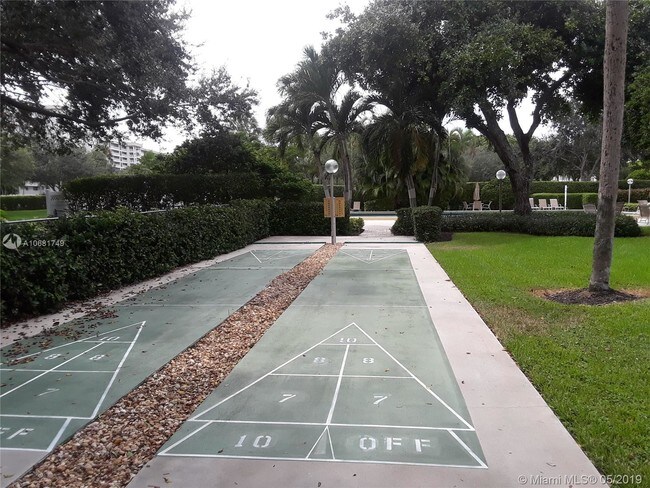 Building Photo - 3499 Oaks Way