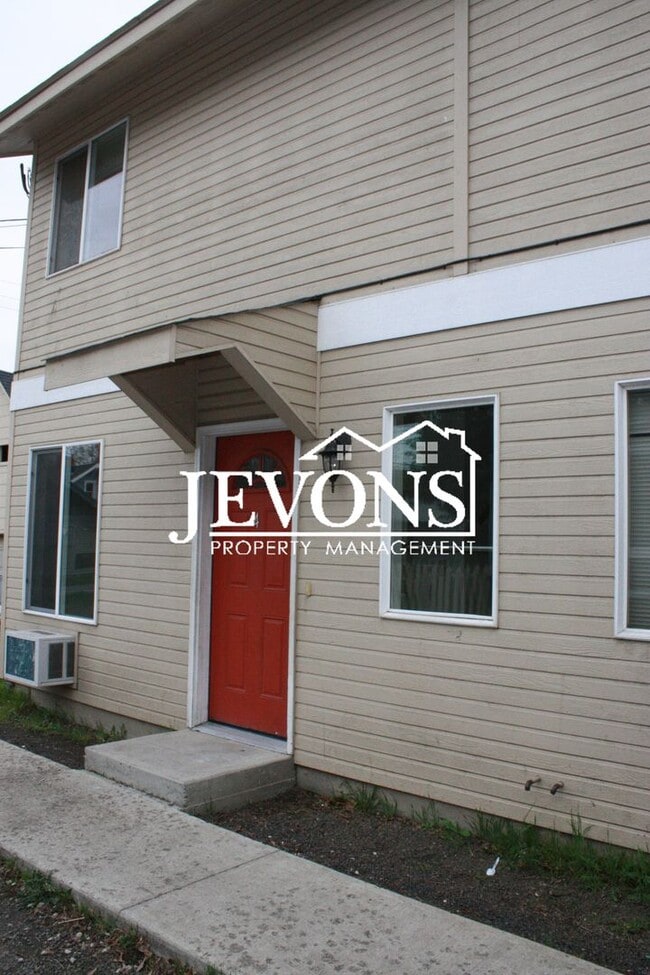 Building Photo - 309 N Naches Ave