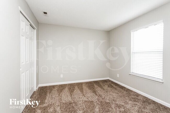Building Photo - 9140 Wandflower Dr