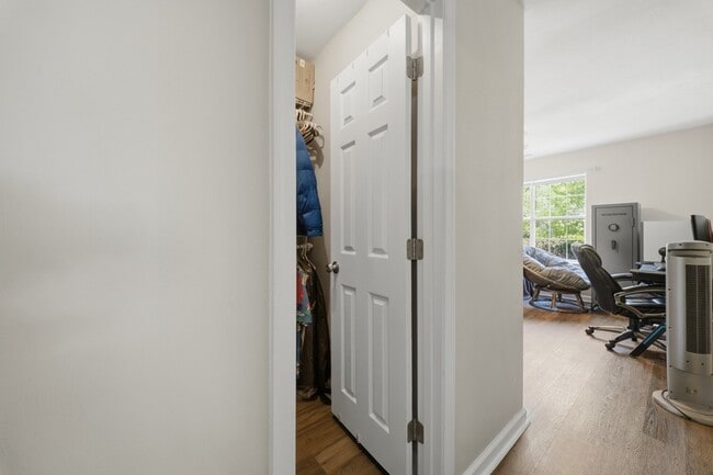 Building Photo - 4553 Shoshone Ct