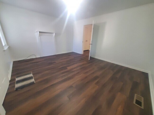 Building Photo - 810 Lee St