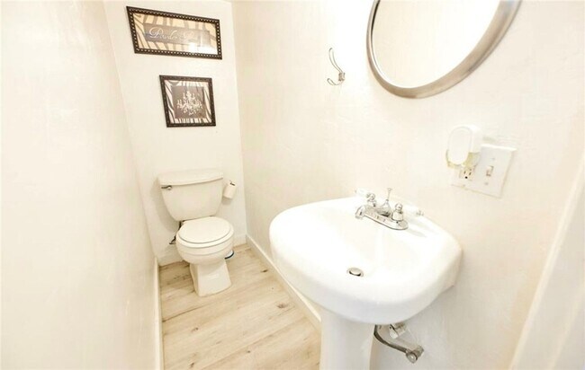 Building Photo - 33362 Carlock Dr