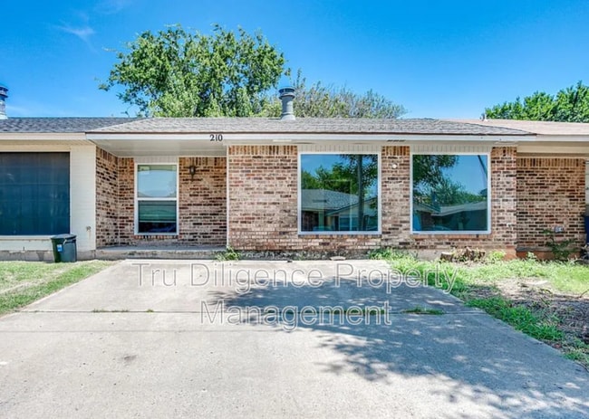 Building Photo - 210 Kathleen Dr
