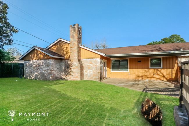Building Photo - Houston Ranch-Style Home