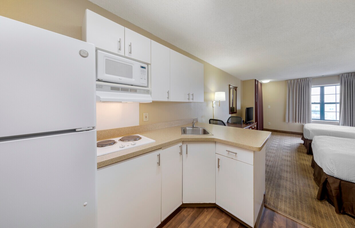 Building Photo - Furnished Studio-Orange County - Huntingto...