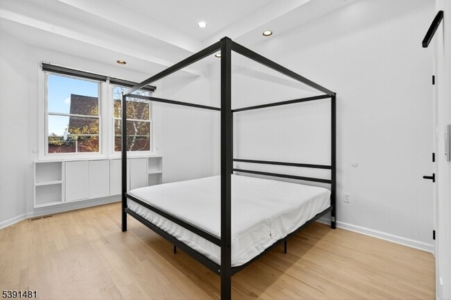 Building Photo - 159 Palisade Ave