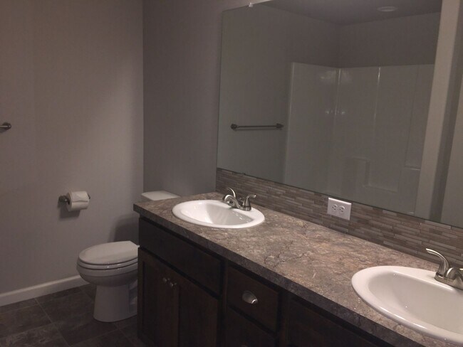 Building Photo - 3 Bedroom 2 Bath Home in Fieldstone Crossing