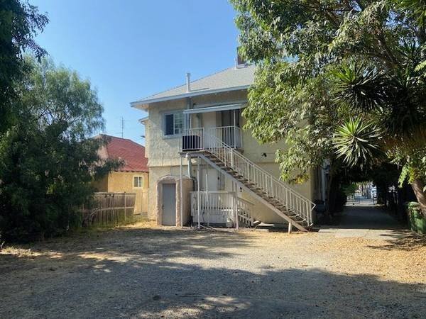 Building Photo - 1492 W 27th St