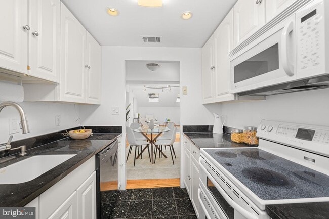 Building Photo - 1930 New Hampshire Ave NW