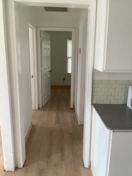 Building Photo - 1339 Woodlawn Dr