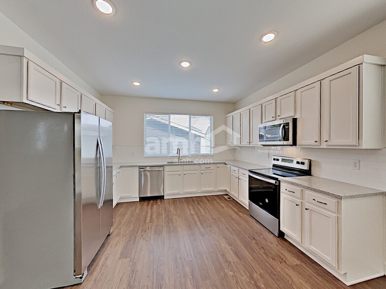 Building Photo - 4771 Crestone Peak St