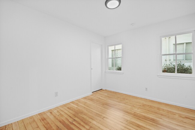 Building Photo - 26 Rose Ave