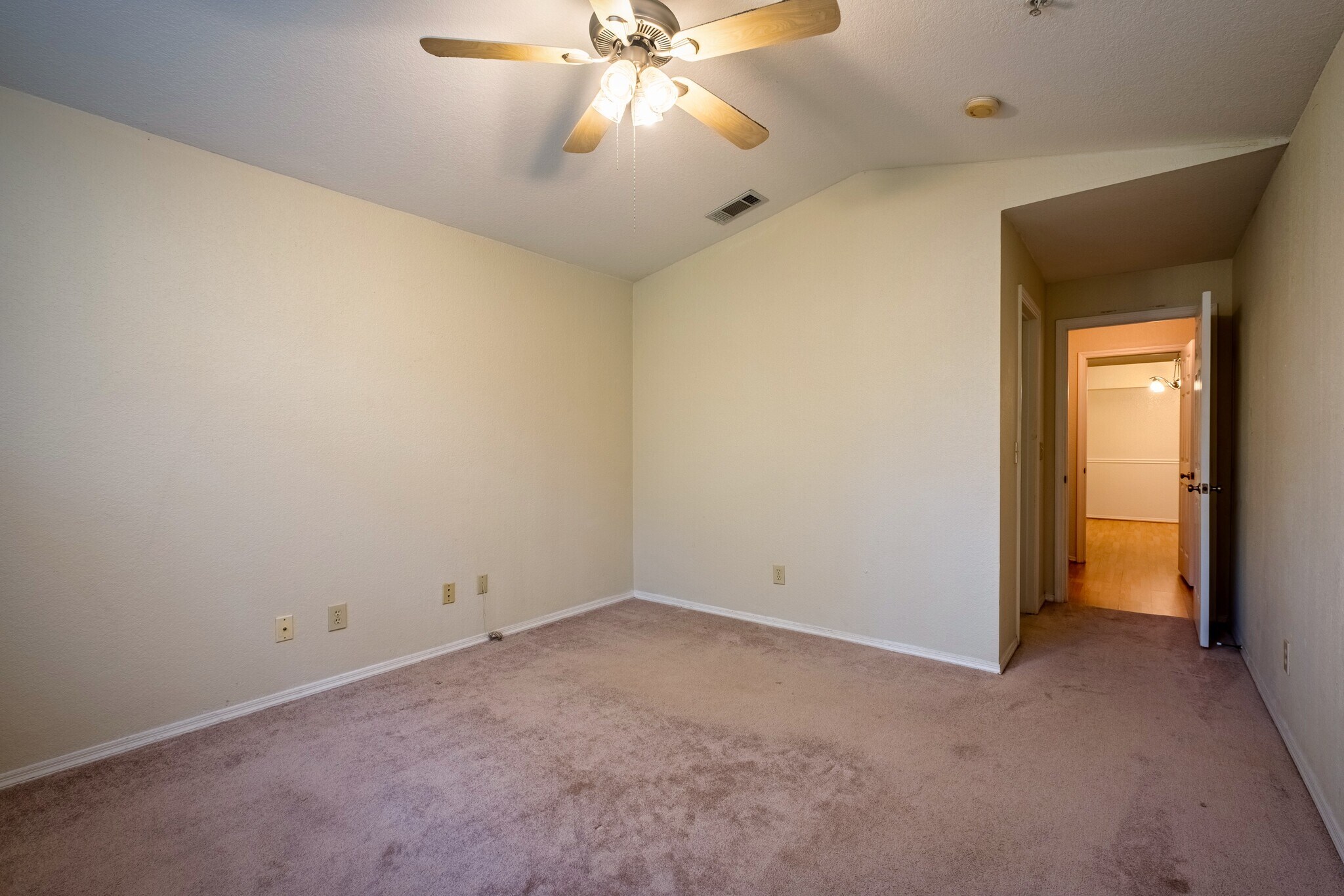 Building Photo - 13810 Sutton Park Dr N