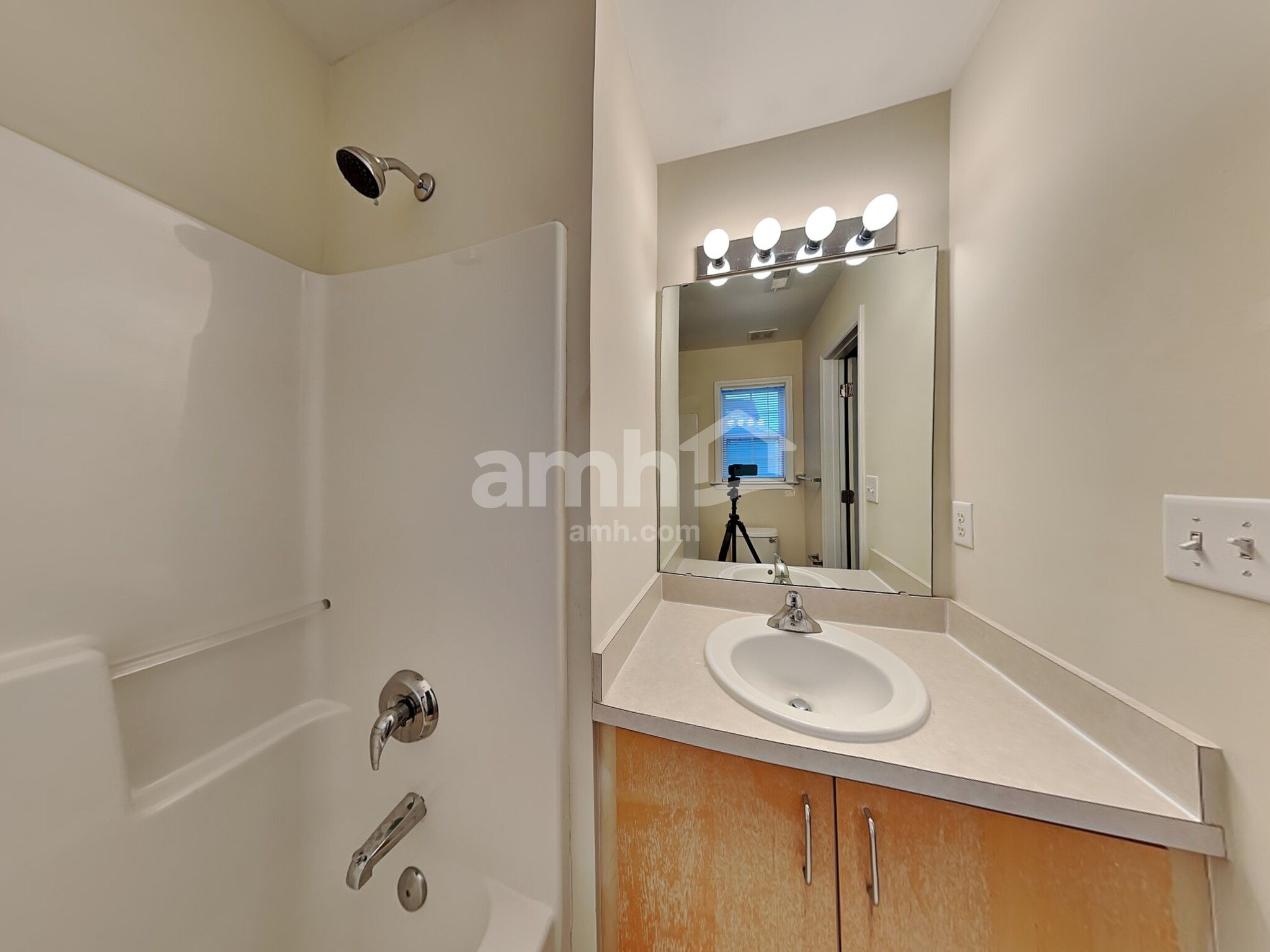 Building Photo - 129 Buchanan Ln