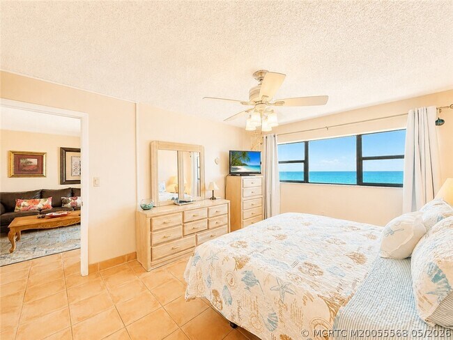 Building Photo - 7440 S Ocean Dr