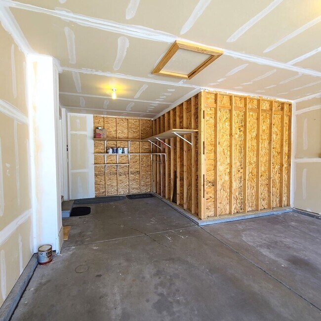 Building Photo - 6316 Riverdale Dr