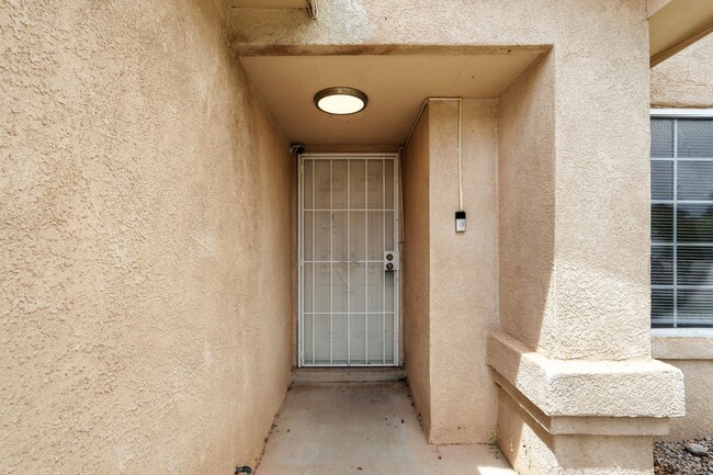 Building Photo - For Rent | 3 Bed / 2 Bath | 2 Car Garage |...