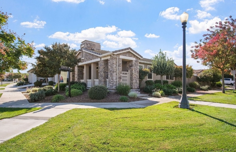 Primary Photo - 602 Criolla Dr