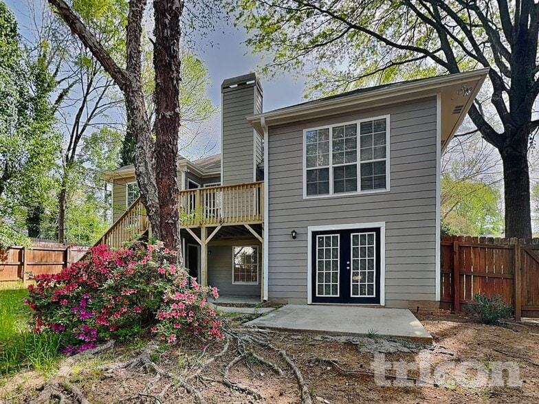 Building Photo - 547 Horseshoe Cir