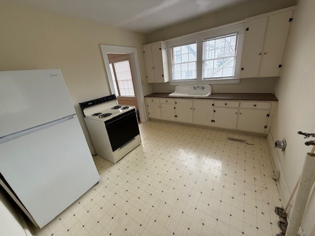 Building Photo - 160 20th St NE