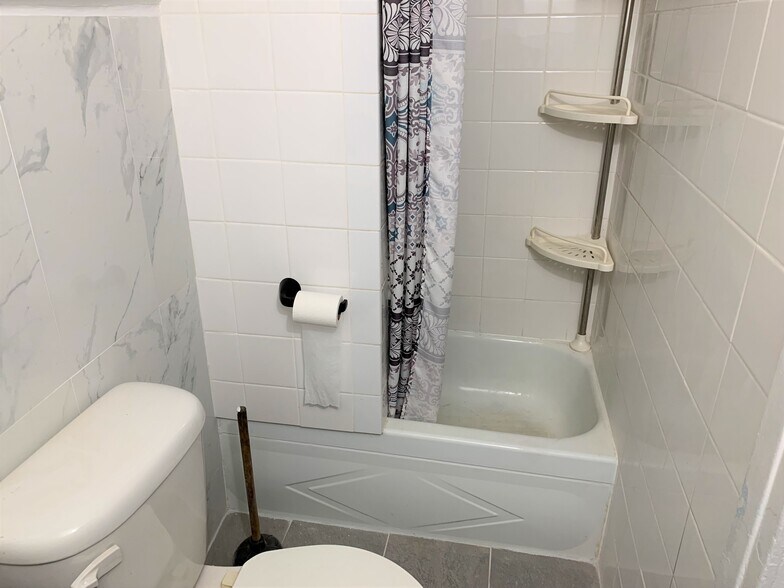 Building Photo - 4706 104th St