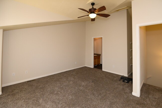 Building Photo - 475 N Redwood Rd
