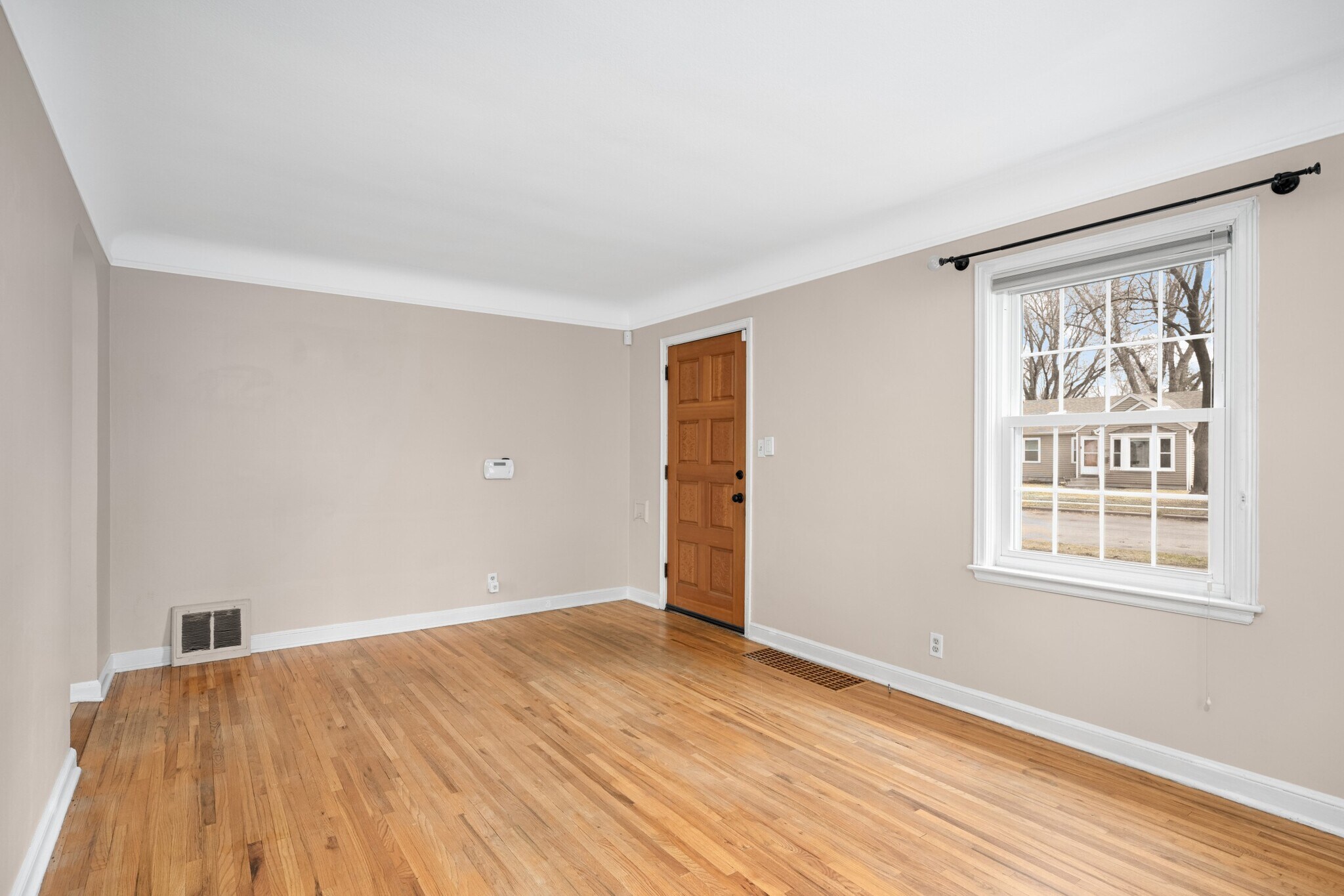 Building Photo - 2820 Idaho Ave S