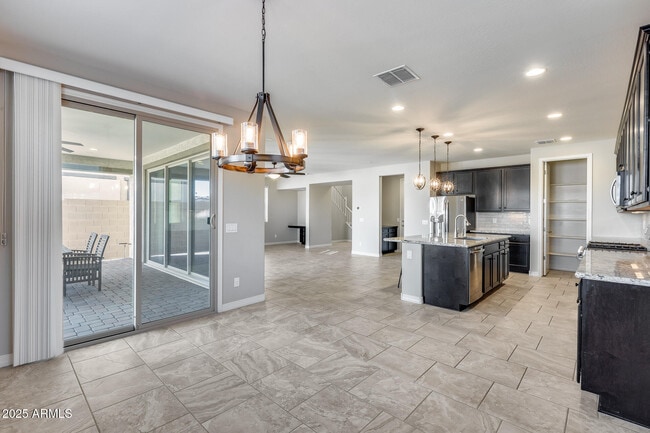 Building Photo - 9944 W Louise Dr
