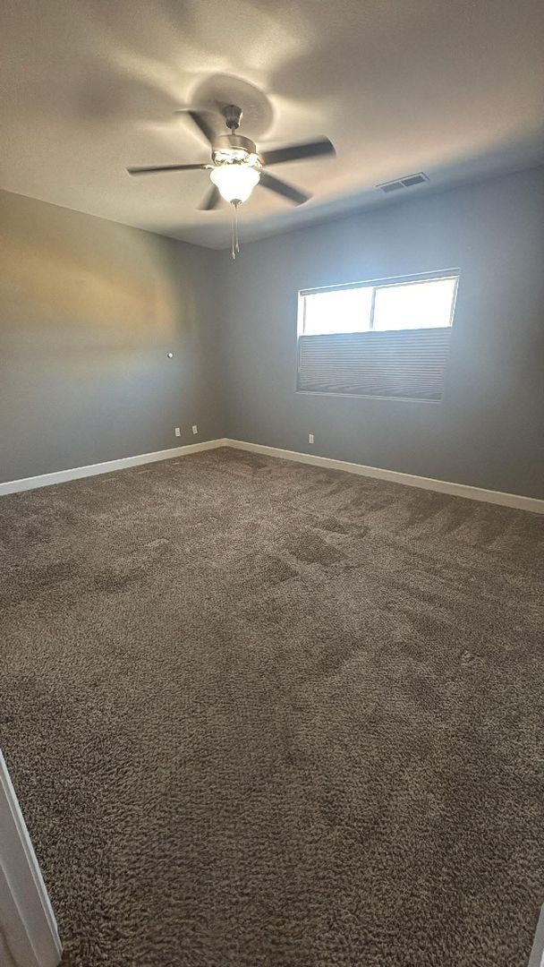 Building Photo - 4 Bedroom/2 Bath Home awaits you nestled in Fernley