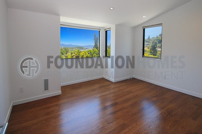 Building Photo - Strawberry Retreat with Bay Views & Resort...