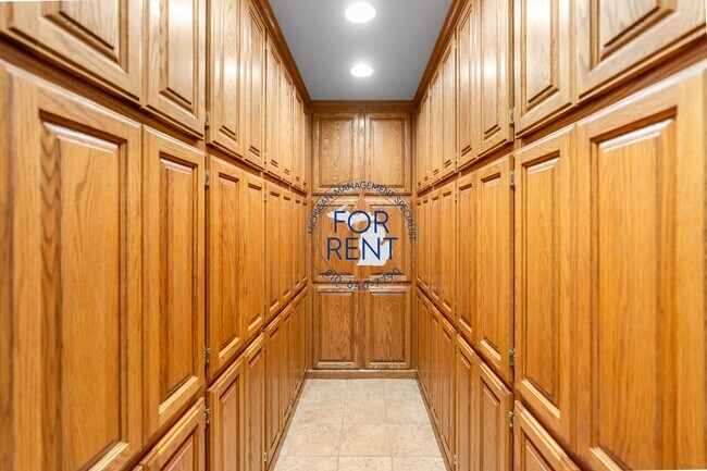 Building Photo - 7255 E Baldwin Rd