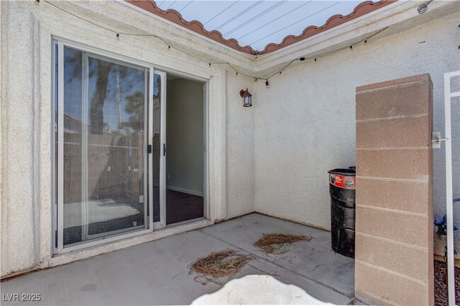Building Photo - 5694 Snow Drop St