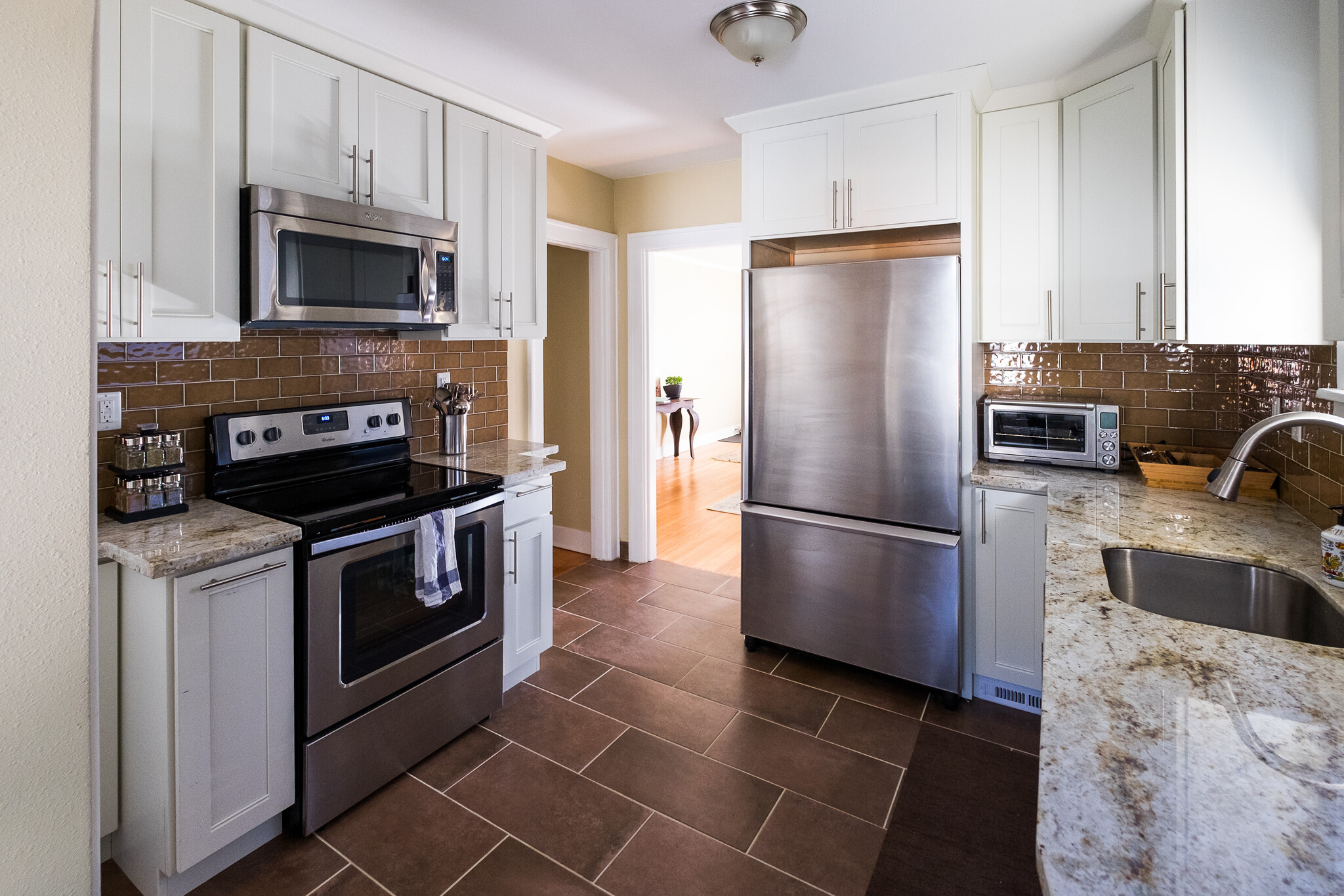 Stainless steel appliances - 304 NE 45th Ave