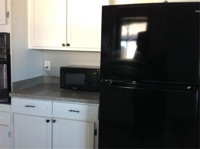 Building Photo - 5801 Rosalie Ct