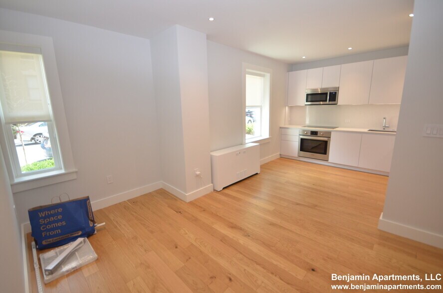 Building Photo - 35 South St