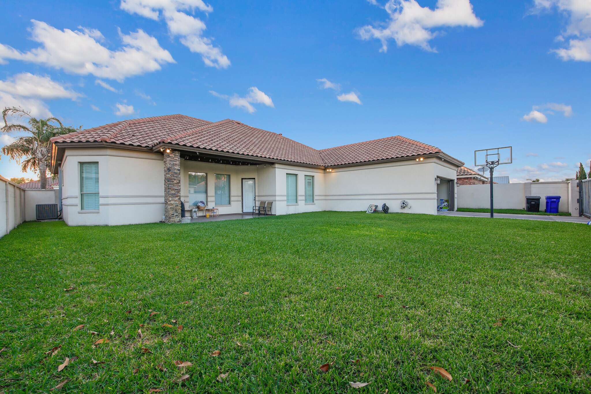 Building Photo - 5706 N 3rd Ln