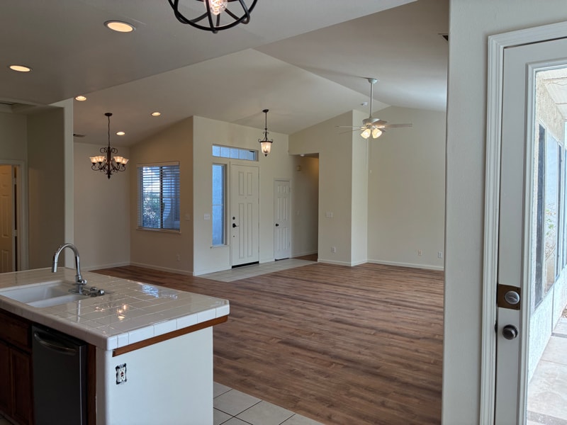 Building Photo - 2555 E Houston Ave