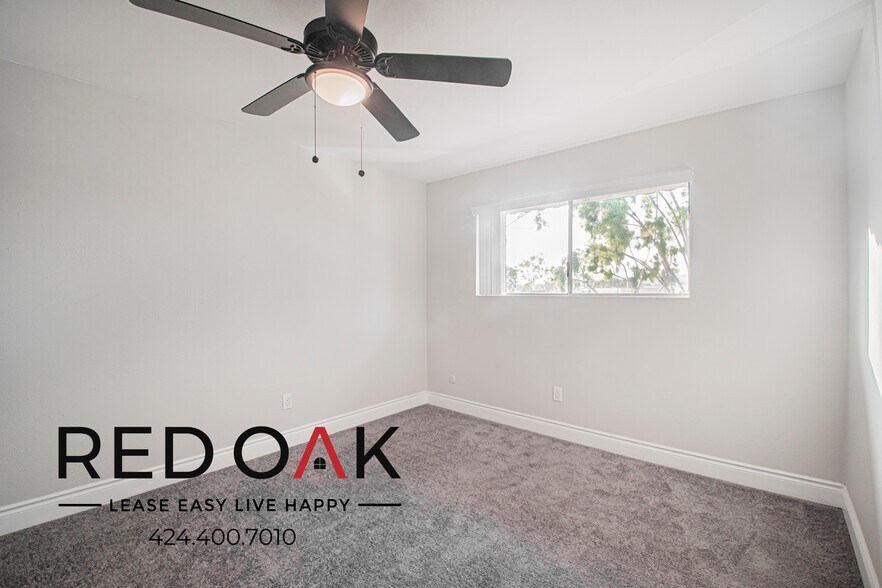 Building Photo - 821 N Wilcox Ave